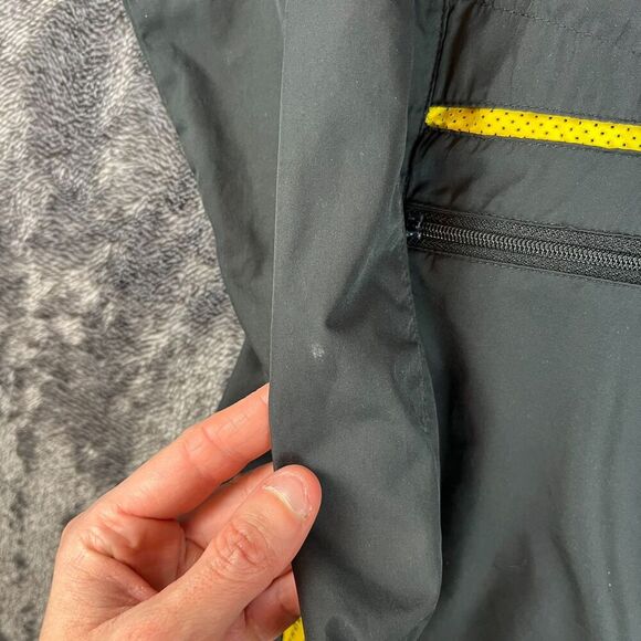 Nike Livestrong Women's 1/2 Zip Windbreaker Jacket Sz L Black Yellow Pullover - Picture 4 of 14